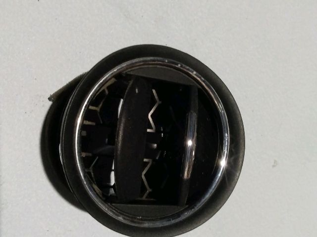 bontott FORD MONDEO IV Középső Szellőző