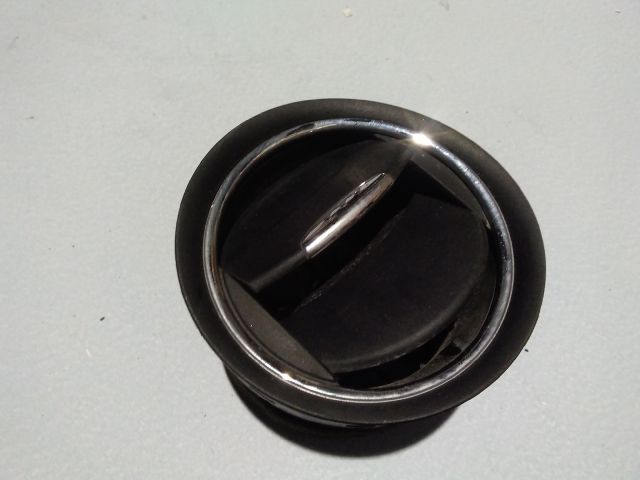 bontott FORD MONDEO IV Középső Szellőző