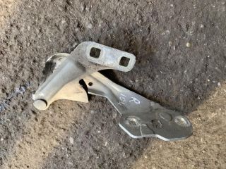 bontott FORD MONDEO IV Motorháztető Jobb Zsanér