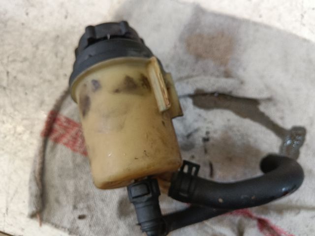 bontott FORD MONDEO IV Szervóolaj Tartály