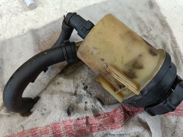 bontott FORD MONDEO IV Szervóolaj Tartály