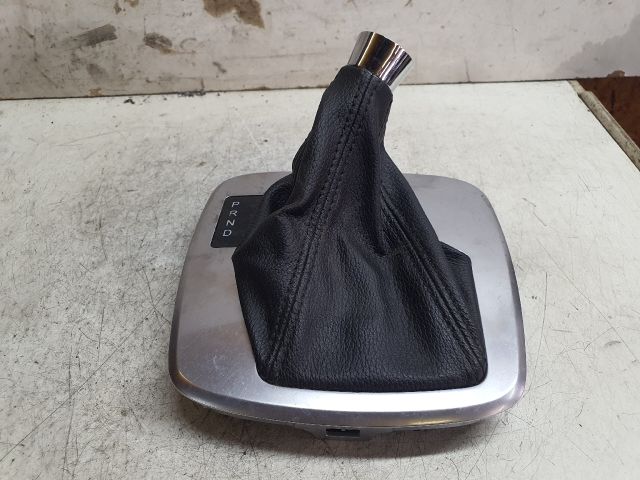 bontott FORD MONDEO IV Váltószoknya Rögzítő Keret