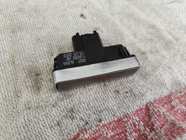 bontott FORD MONDEO IV Vészvillogó Kapcsoló