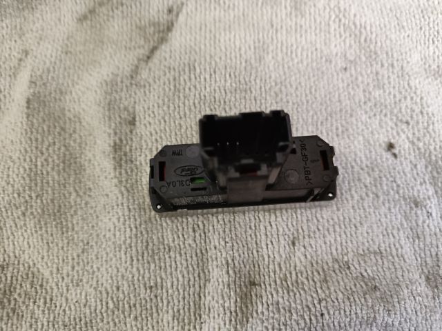 bontott FORD MONDEO IV Vészvillogó Kapcsoló