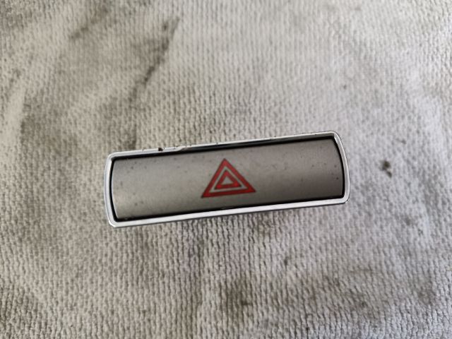 bontott FORD MONDEO IV Vészvillogó Kapcsoló