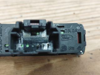 bontott FORD MONDEO IV Vészvillogó Kapcsoló