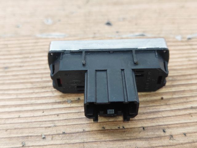 bontott FORD MONDEO IV Vészvillogó Kapcsoló