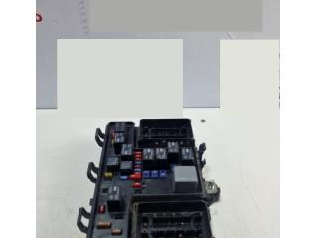 bontott FORD MONDEO V Biztosítéktábla Motortér