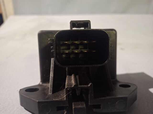 bontott FORD MONDEO V Üzemanyag Szivattyú Relé