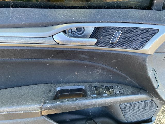 bontott FORD MONDEO V Bal első Ajtó (Részeivel)