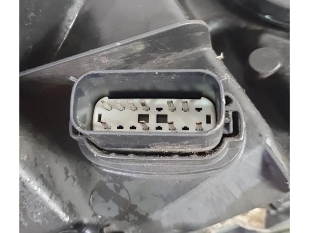 bontott FORD MONDEO V Bal Fényszóró