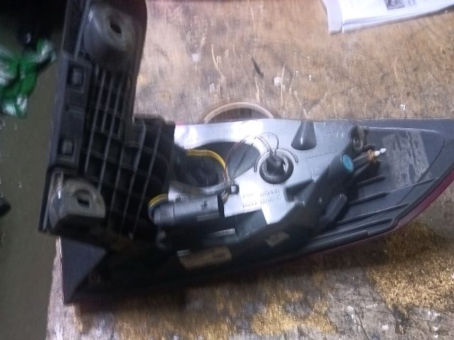 bontott FORD MONDEO V Bal Külső Hátsó Lámpa