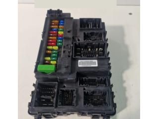 bontott FORD MONDEO V Biztosítéktábla Utastér