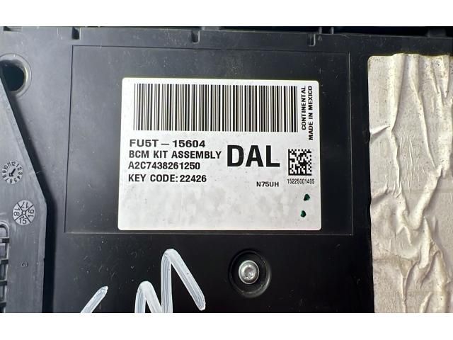 bontott FORD MONDEO V Biztosítéktábla Utastér