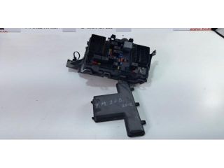 bontott FORD MONDEO V Biztosítéktábla Utastér