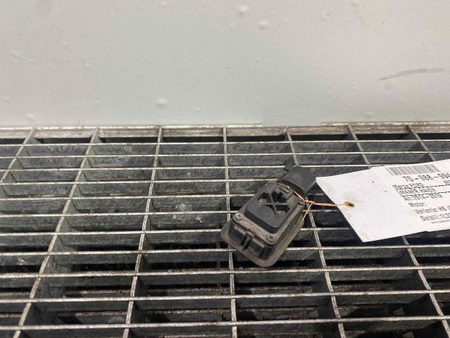 bontott FORD MONDEO V Csomagtérajtó Kilincs