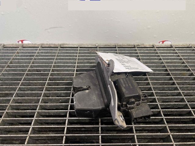 bontott FORD MONDEO V Csomagtérajtó Ütköző