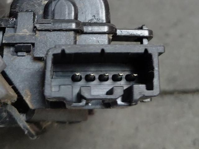 bontott FORD MONDEO V Csomagtérajtó Zárszerkezet