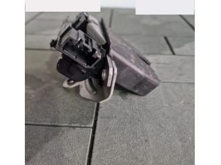 bontott FORD MONDEO V Csomagtérajtó Zárszerkezet