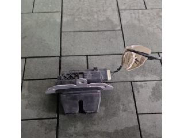 bontott FORD MONDEO V Csomagtérajtó Zárszerkezet