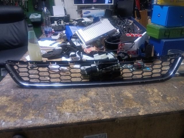 bontott FORD MONDEO V Hűtőrács