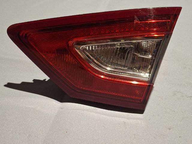 bontott FORD MONDEO V Jobb Belső Hátsó Lámpa