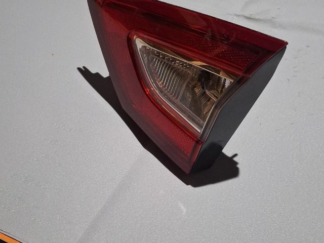 bontott FORD MONDEO V Jobb Belső Hátsó Lámpa