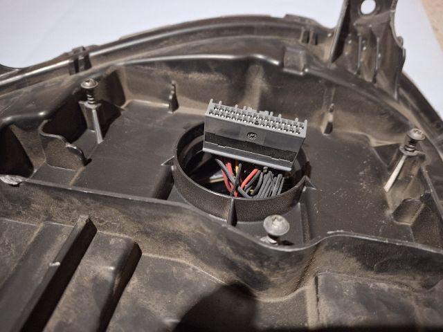 bontott FORD MONDEO V Jobb Fényszóró