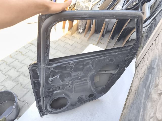 bontott FORD MONDEO V Jobb hátsó Ajtó (Üres lemez)