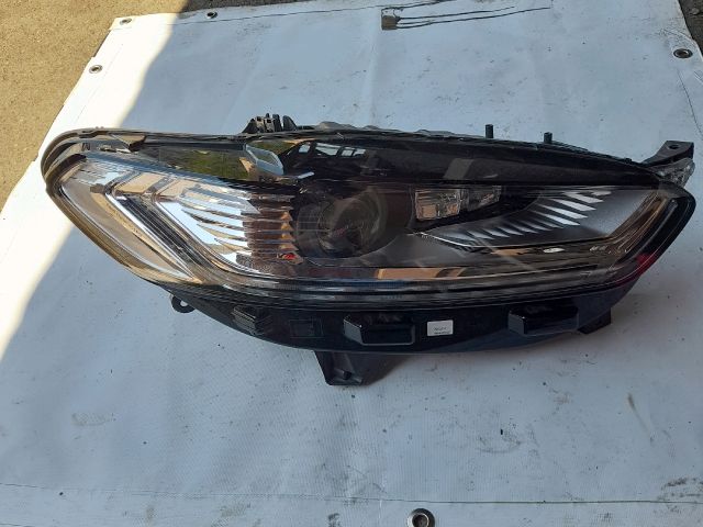 bontott FORD MONDEO V Jobb Ledes Fényszóró