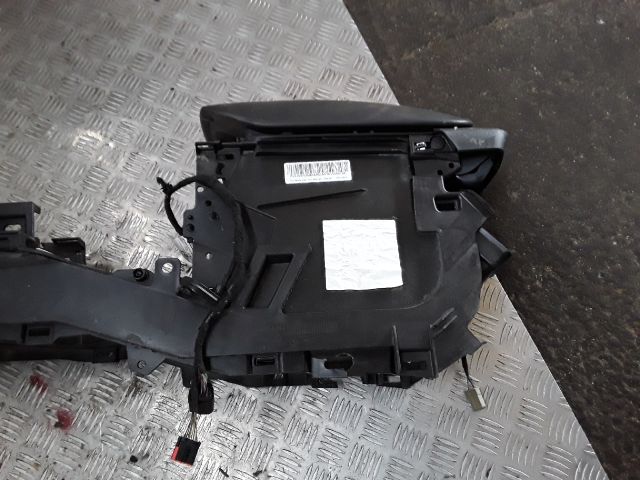 bontott FORD MONDEO V Könyöklő Tartó Konzol