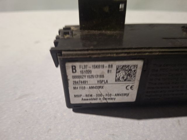 bontott FORD MONDEO V Kulcs Nélküli Nyitás Jeladó