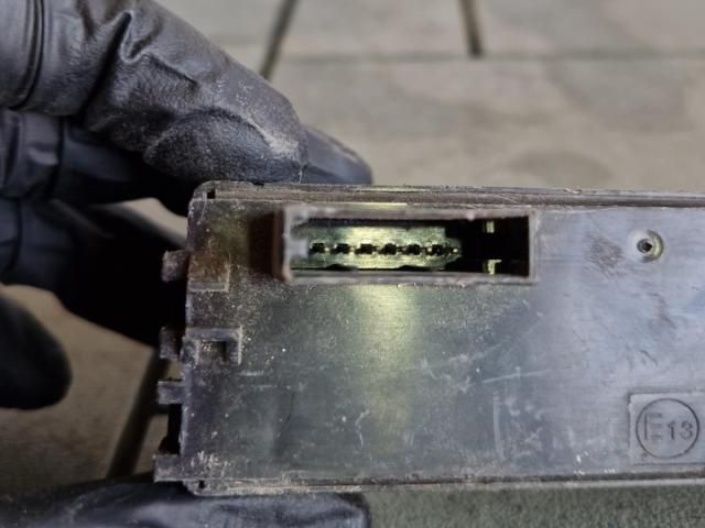 bontott FORD MONDEO V Kulcs Nélküli Nyitás Jeladó