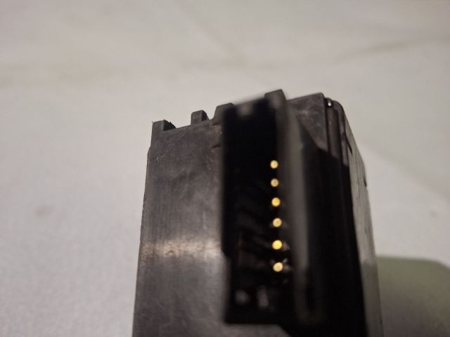 bontott FORD MONDEO V Kulcs Nélküli Nyitás Jeladó