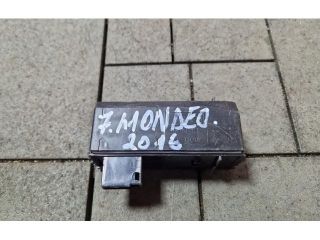 bontott FORD MONDEO V Kulcs Nélküli Nyitás Jeladó