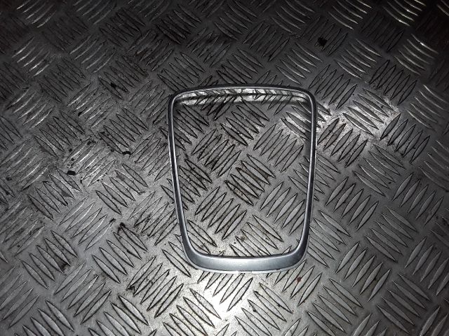 bontott FORD MONDEO V Váltószoknya Rögzítő Keret