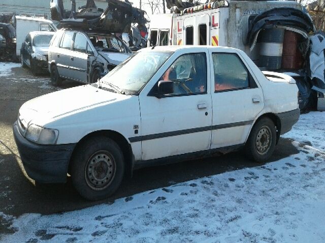 bontott FORD ORION Hátsó Lökhárító (Üresen)