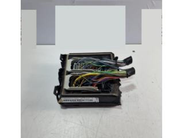 bontott FORD PUMA Biztosítéktábla Motortér