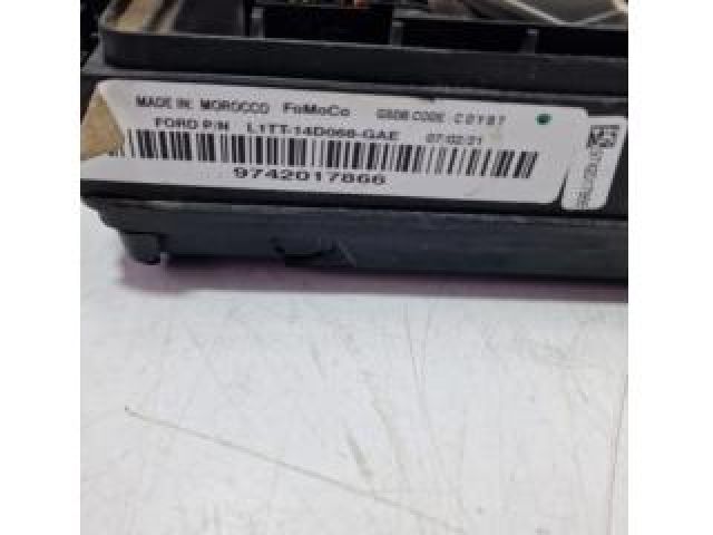 bontott FORD PUMA Biztosítéktábla Motortér