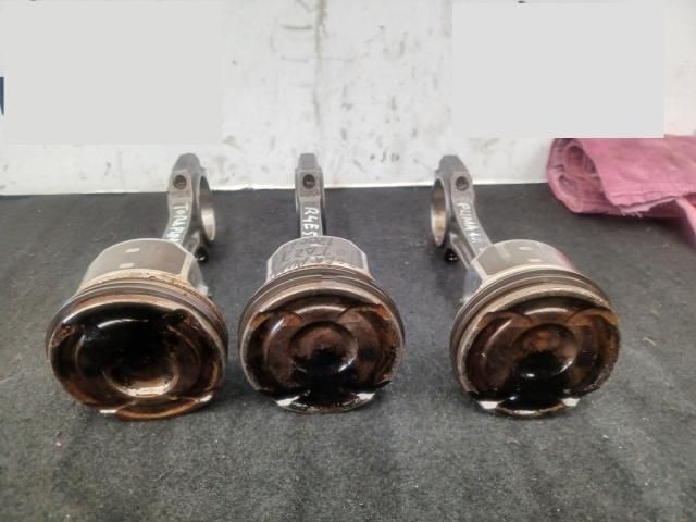 bontott FORD PUMA Dugattyú