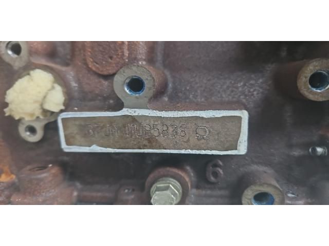 bontott FORD PUMA Motor (Fűzött blokk hengerfejjel)