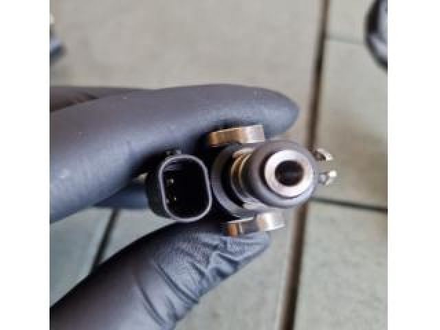 bontott FORD PUMA Porlasztó (1 db)