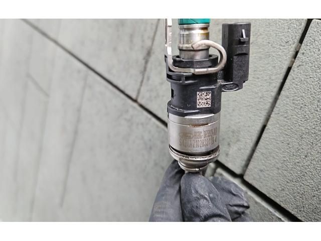 bontott FORD PUMA Porlasztó (1 db)