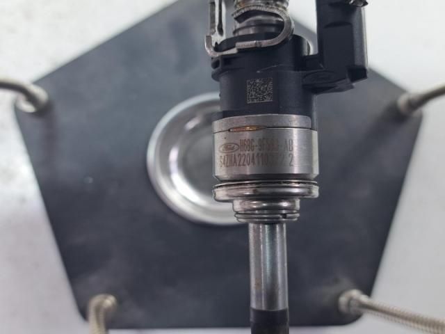 bontott FORD PUMA Porlasztó (1 db)