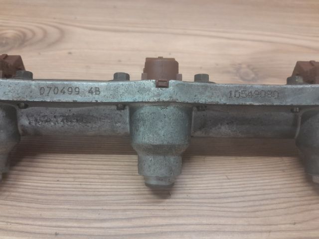 bontott FORD PUMA Porlasztó Sor / Híd