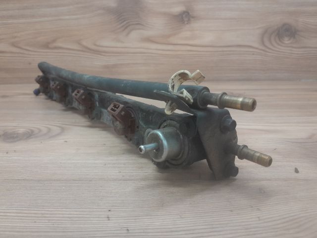 bontott FORD PUMA Porlasztó Sor / Híd