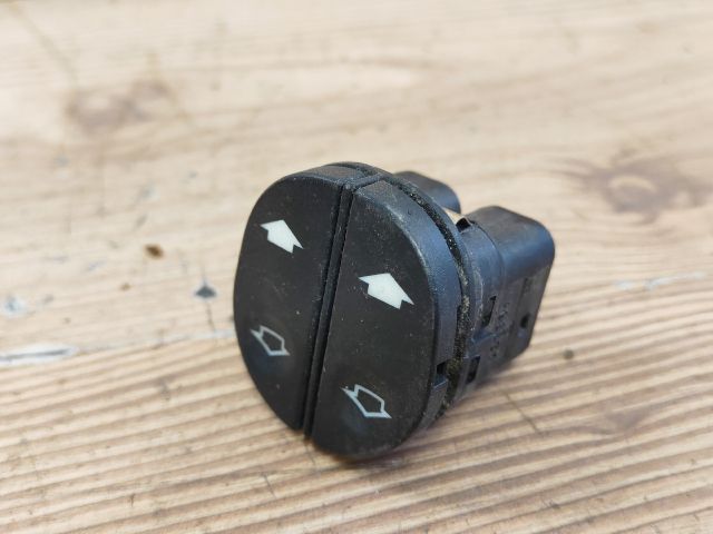 bontott FORD PUMA Ablakemelő Kapcsoló Négyes / Kettes