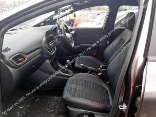 bontott FORD PUMA Bal C Oszlop Burkolat