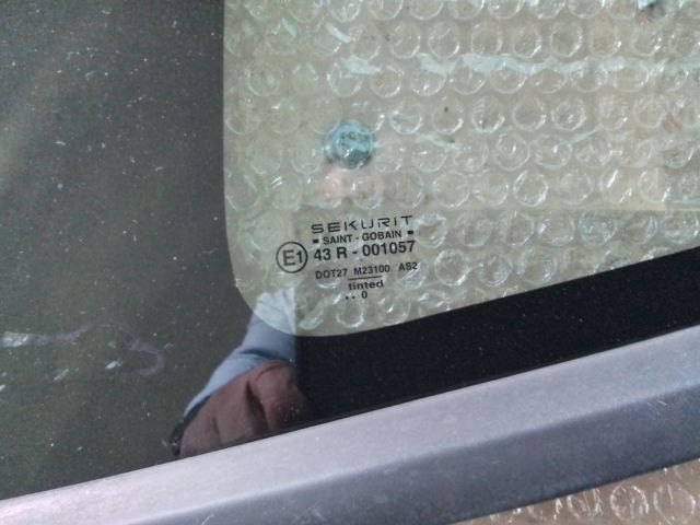bontott FORD PUMA Bal C Oszlop Oldalablak Üveg
