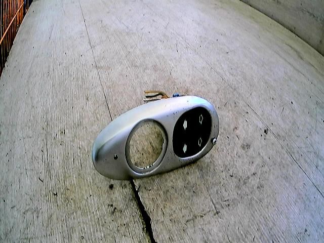 bontott FORD PUMA Bal első Ablakemelő Kapcsoló